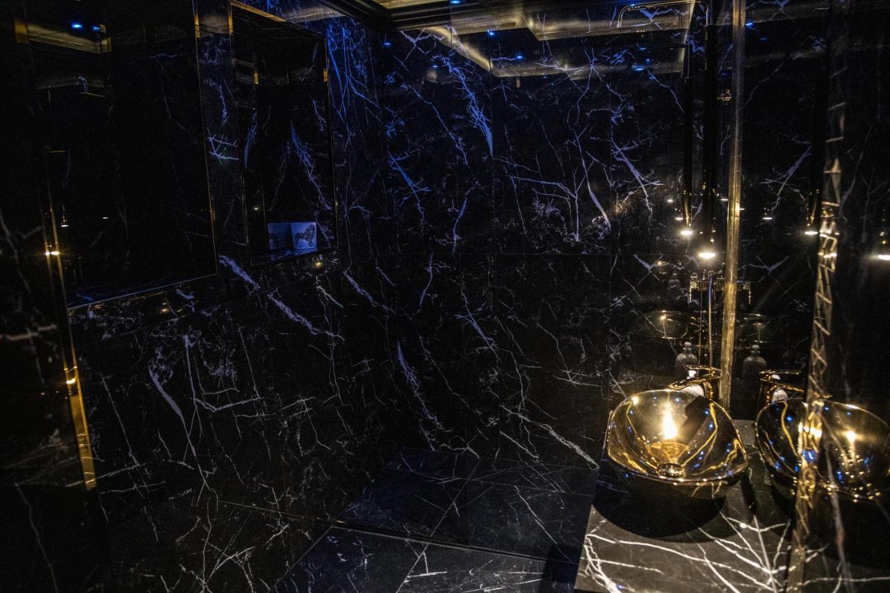 Black Night Willa Pulkowa Apartment วอร์ซอ ภายนอก รูปภาพ