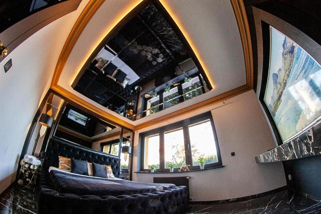 Black Night Willa Pulkowa Apartment วอร์ซอ ภายนอก รูปภาพ